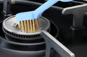 燃气灶打不着原因及解决方法（燃气灶无法点火的可能原因和简单修复办法）