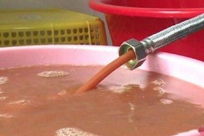 清洗热水器内胆水垢的有效方法（轻松除垢）