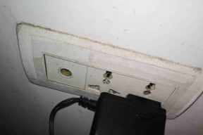 宿舍断电后wifi如何接通电源？