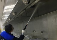 立邦油烟机清洗指南（解决厨房油烟机清洗难题的方法与技巧）