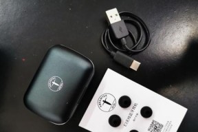 君威附赠蓝牙耳机的使用方法？