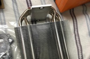 新科散热器光效调整方法是什么？