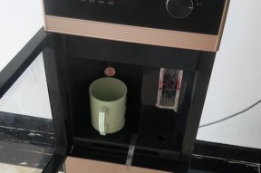 解决饮水机反复烧开水的方法（科学使用饮水机）