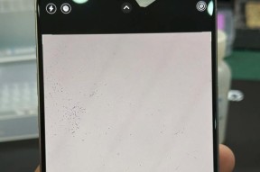 摄像头出现彩点的原因是什么？如何清除？