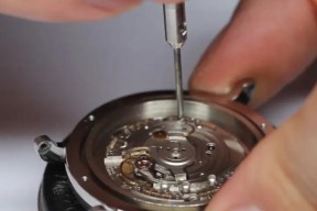 手表金属外壳拆卸方法是什么？