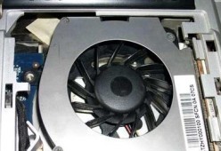 电脑电源风扇小盖子拆卸方法是什么？