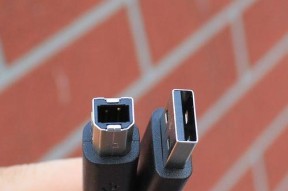 红白黑线连接显示器的正确方式？