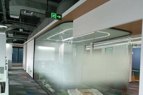 显示屏贴膜选择标准是什么？哪种材质更耐用？