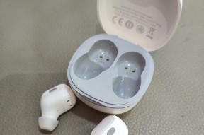 如何同时使用两套蓝牙耳机？