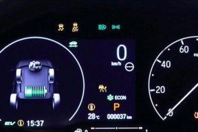 车载充电器使用方法是什么？功能全面吗？
