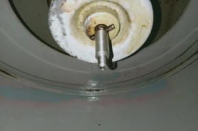 清洗油烟机的方法（一步步教你如何清洗油烟机）