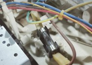 微波炉保险丝多次烧掉的原因及解决方法（保险丝频繁烧掉的原因分析与解决方案）