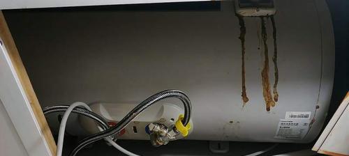 热水器两端漏水的原因及解决方法（探究热水器两端漏水的根本原因）  第1张