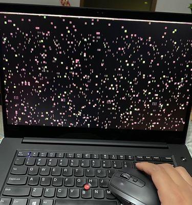 解决笔记本屏幕闪烁跳动的方法（排除故障、调整屏幕设置）  第1张