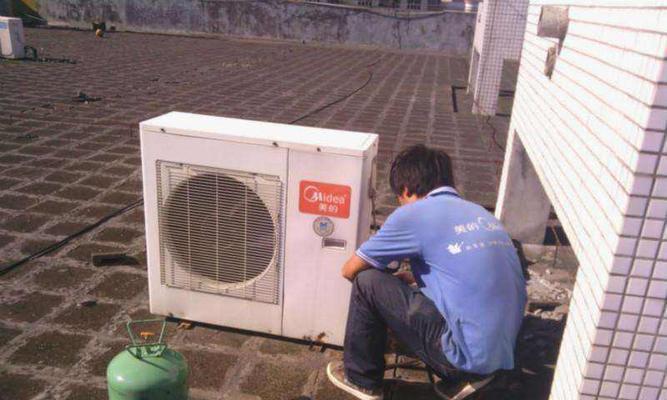 空调室内机结冰原因及修复方法（解决空调室内机结冰问题的实用技巧）  第3张