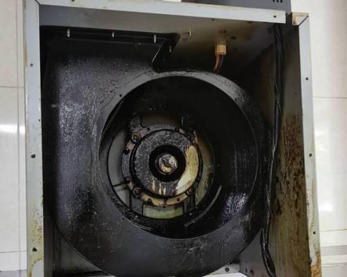老式油烟机导油罩清洗方法大揭秘（全面解析老式油烟机导油罩清洗技巧）  第2张