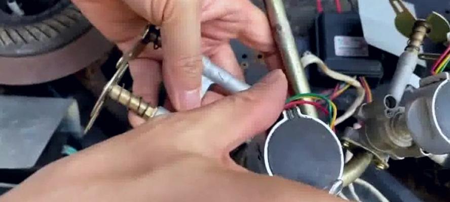 天然气灶不停打火是什么原因？如何快速解决？  第2张