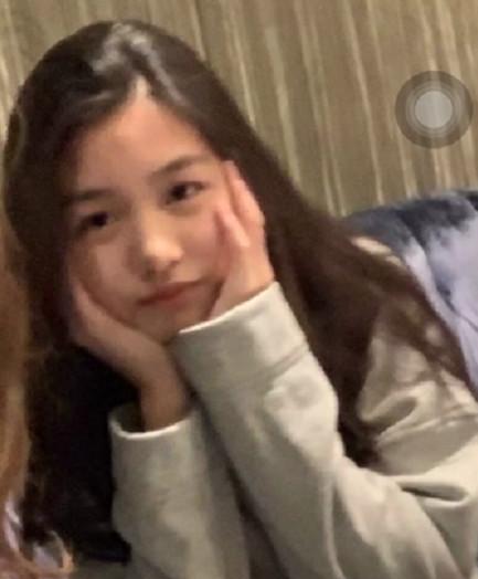 自拍照中出现手机如何处理？  第1张