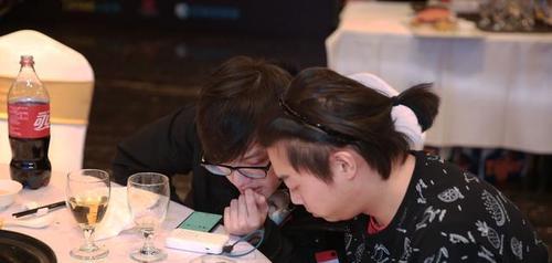 吃鸡举杯拍照无法打开？解决步骤和技巧是什么？  第1张