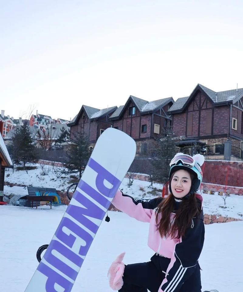 滑雪手持手机怎么拍照？滑雪时如何安全地使用手机拍照？  第2张