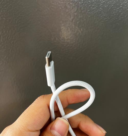 苹果15的充电器慢充功率是多少？  第2张