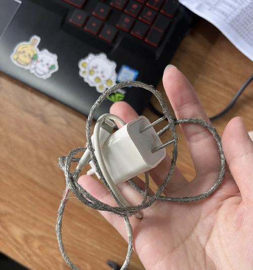 手机老板用的充电器是什么品牌？  第3张