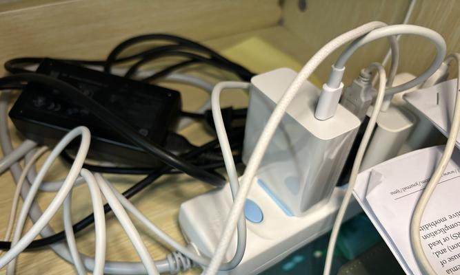 惠普电源适配器选购标准是什么？如何确保兼容性？  第2张