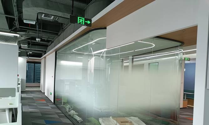 显示屏贴膜选择标准是什么？哪种材质更耐用？  第1张